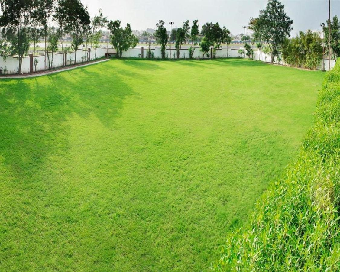 Siara Styles Rajkot Hotel Exterior photo
